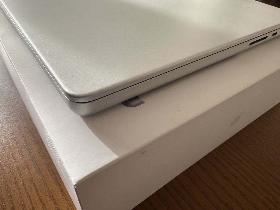 Apple MacBook Pro M3 Pro