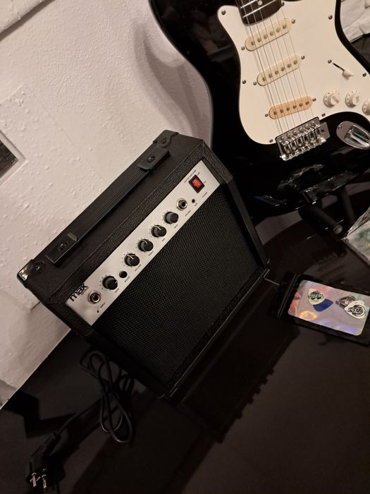 Gitara Silvertone SS-11 typu Stratocaster