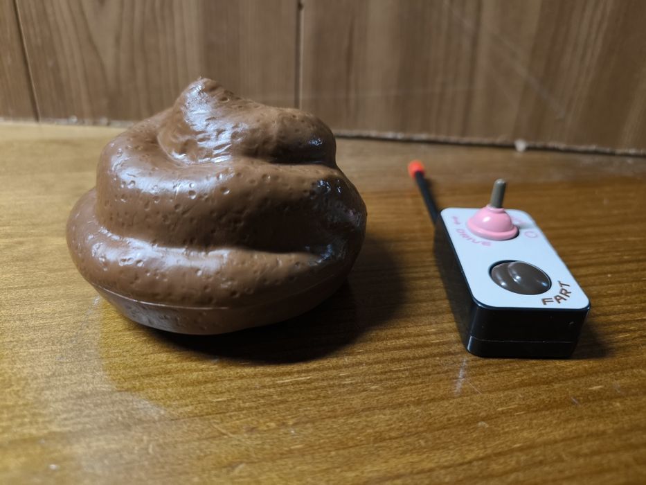 Robô Coco com Comando.
Brinquedo divertido em forma de coco com contro