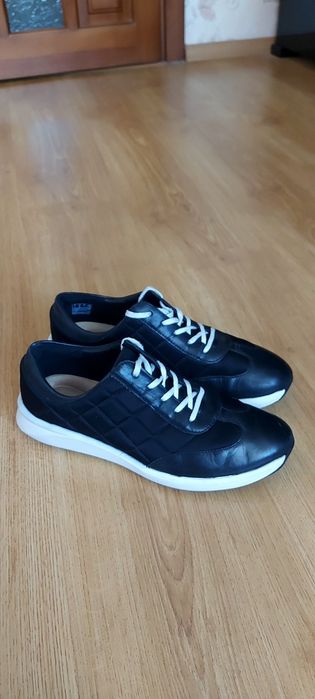 Кожаные кроссовки Clarks