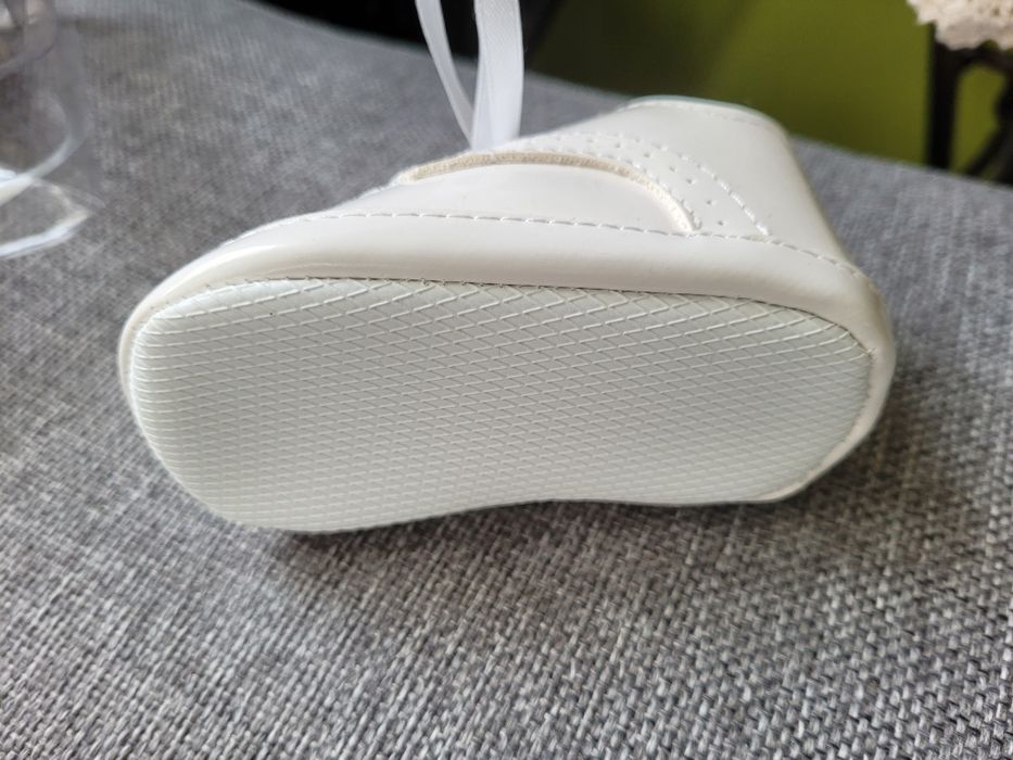 Buciki do chrztu białe nowe