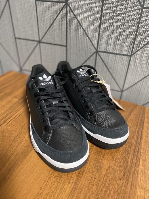 Чоловічі кросівки Adidas Rod Laver