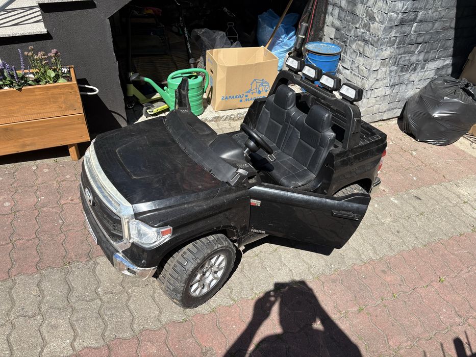 Toyota Tundra XXL dla 2 dzieci sterowana