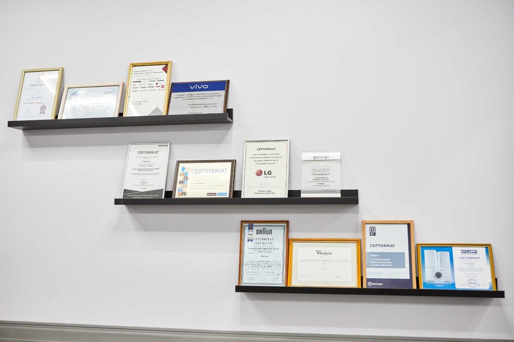 Ремонт телефонів, смартфонів, планшетів Xiaomi, Redmi, Poco.