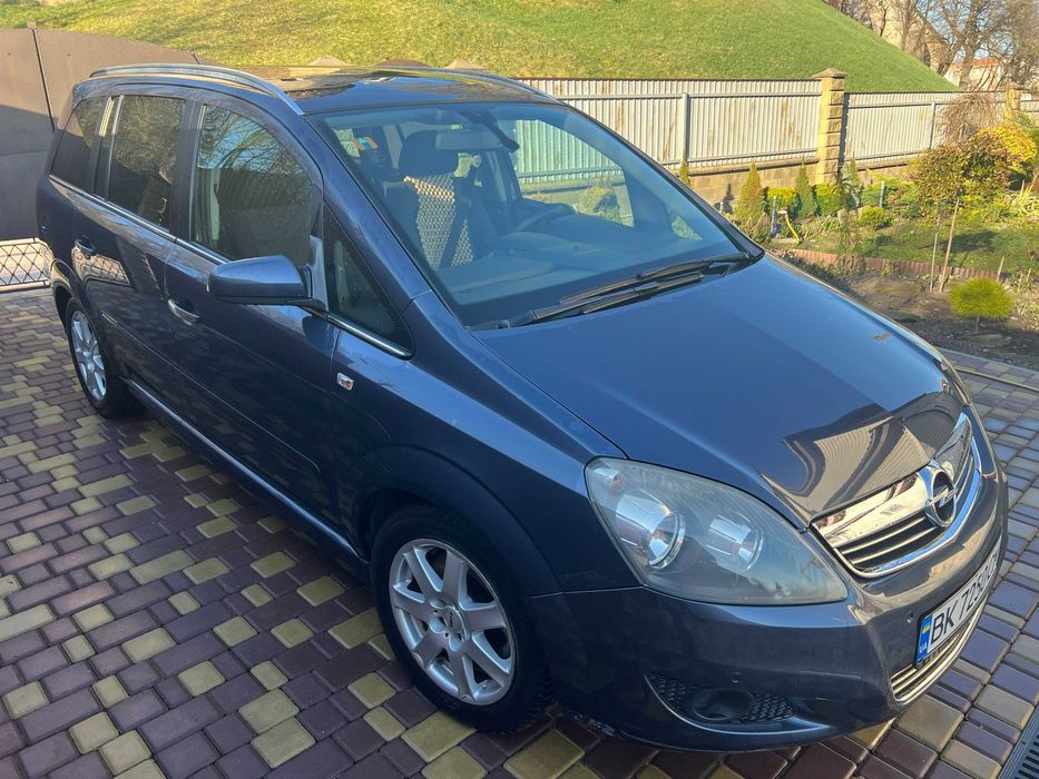 Продам OPEL ZAFIRA 1.9 150к.с 2008 рік