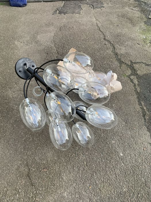 Продам люстру новая
