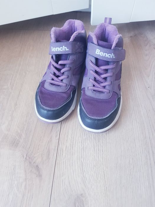 Sportowe buty dziewczęce marki Bench rozmiar 33