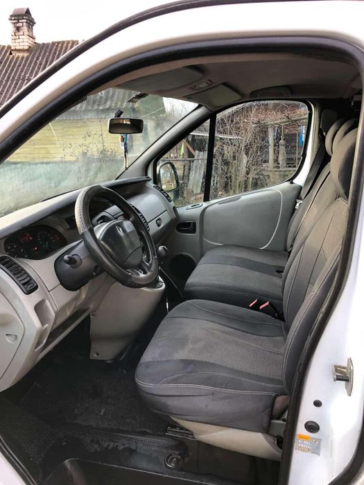 Продам автомобіль Renault Trafic