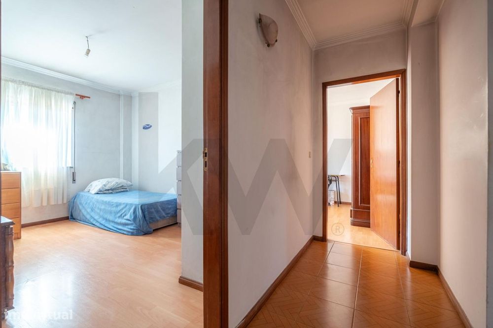 Apartamento T3 com varanda no centro da Mealhada