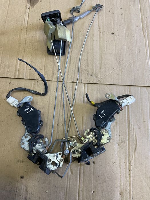 Zamek zamki tył toyota 4runner 90-95