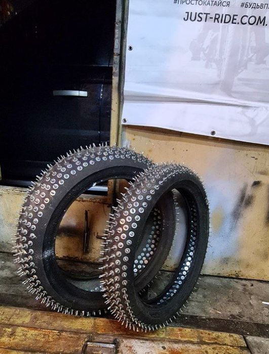 Мото резина шипована для снігу та льоду 120/70R17 190/55R17