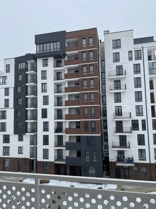 3 кімнатна квартира в зданому будинку під ремонт