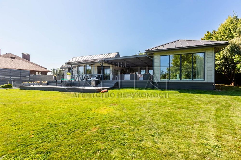 Будинок 4 кімнати 200 м² в Підгірцях, автономний