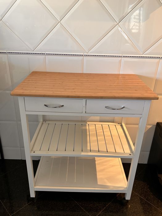 Mesa de apoio com rodinhas