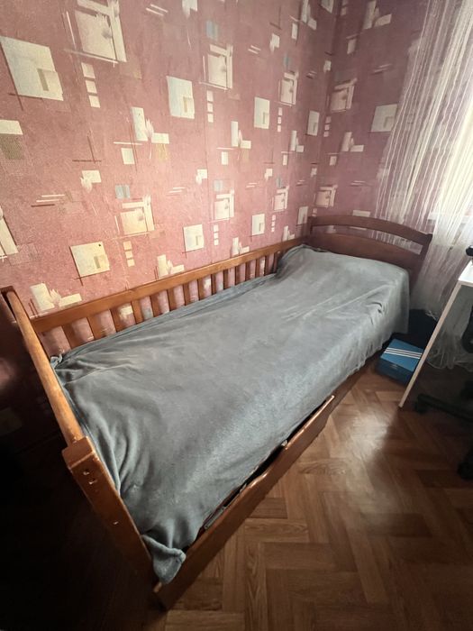 Ліжко з додатковим бортиком