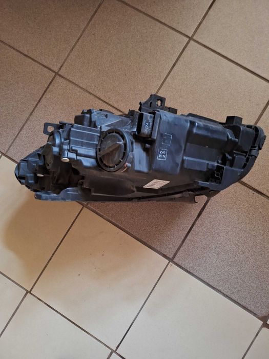 Reflektor-lampa przednia prawa Mercedes B-W246