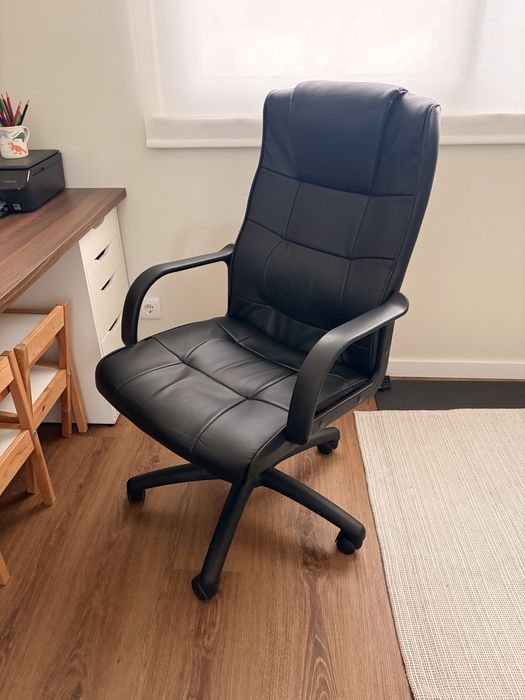 Cadeira escritorio giratoria