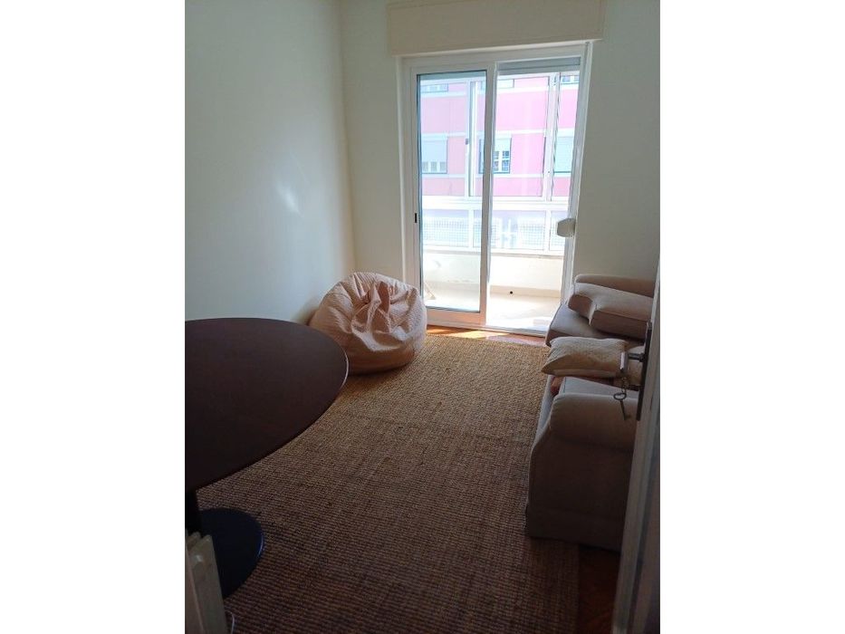 Excelente Apartamento T1 para arrendamento nas Avenidas Novas