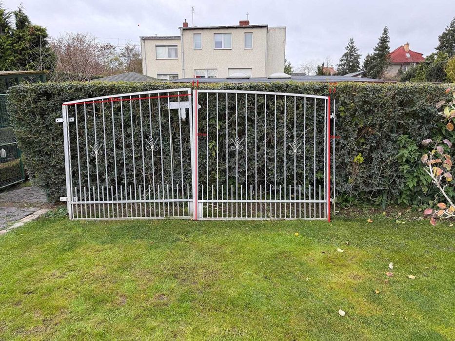 Brama kuta  dwuskrzydłowa  ocynk szer. 334 cm.