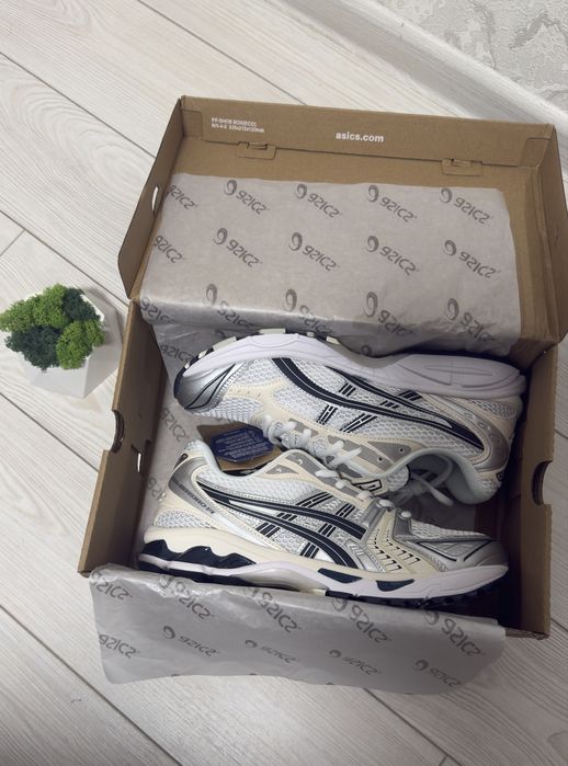 Asics gel-kayano 14 black/white/blue (42,5  EU)
