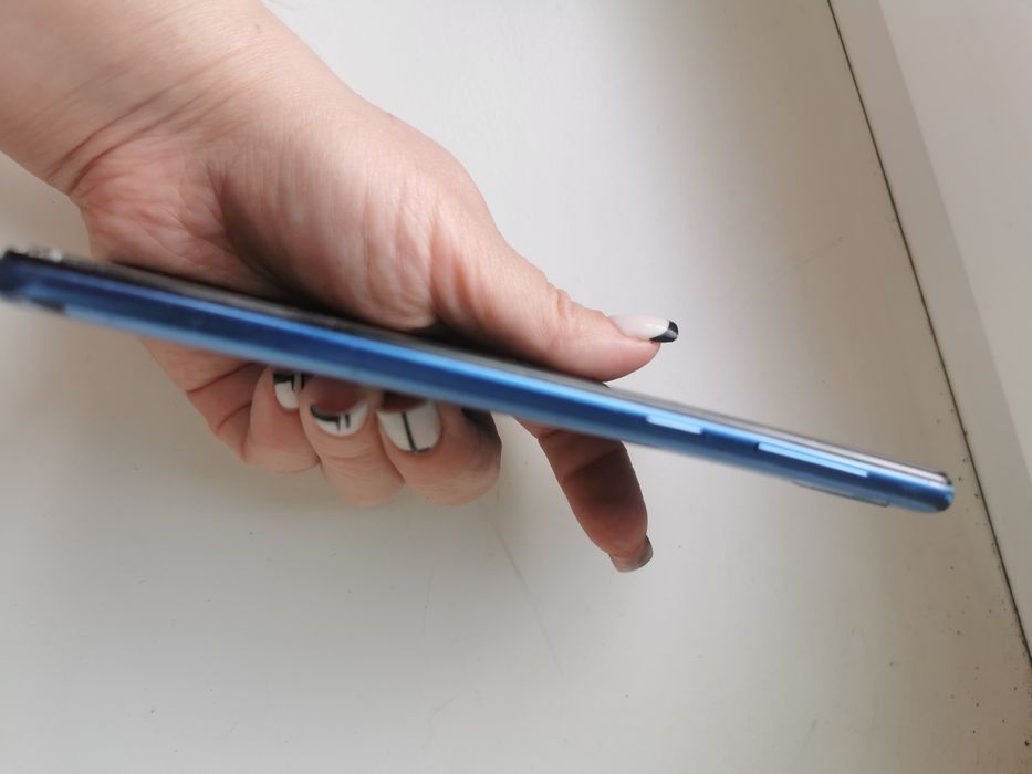 Самсунг А 30 телефон