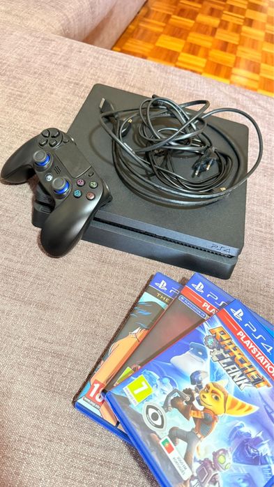 Playstation 4 + 3 jogos