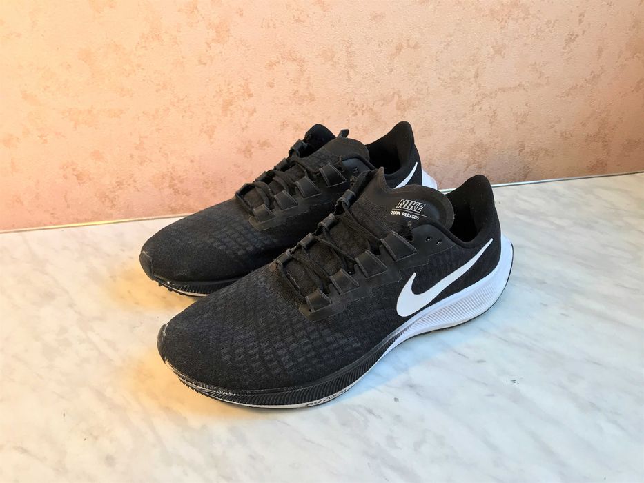 Бігові кросівки NIKE Air Zoom Pegasus 37 розмір: 9.5 US/41 EUR/26.5 см
