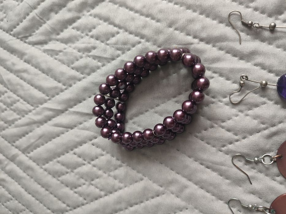 Sztuczna biżuteria bransoletka kolczyki