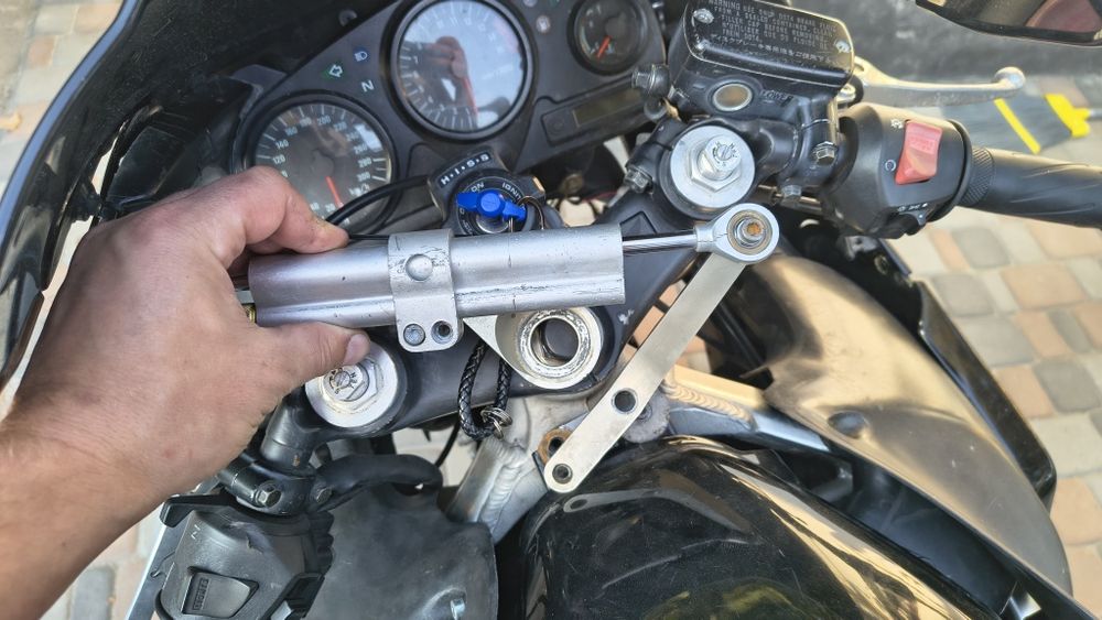 Вилка , траверси та інше honda cbr600 f4