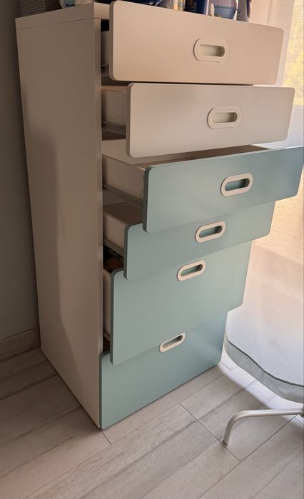 Vendo cómoda de criança