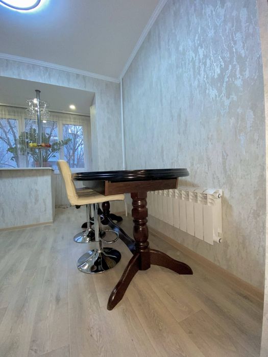 Стіл розкладний овальний