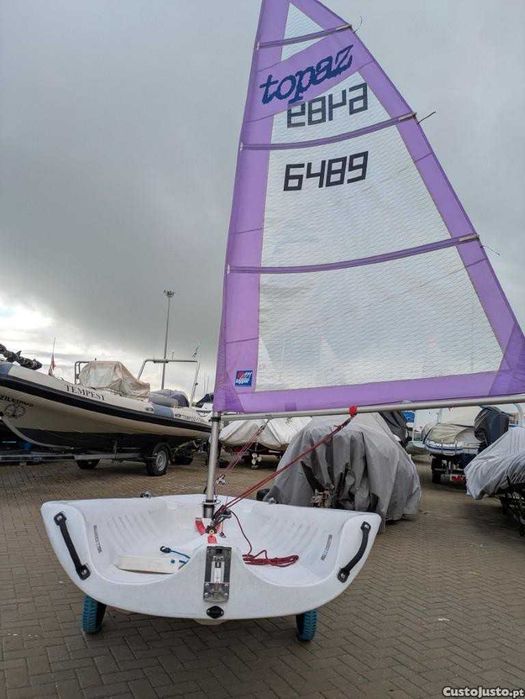 Barco á vela Topaz UNO RACE 3 velas, capa e carrinho de praia | Oeiras
