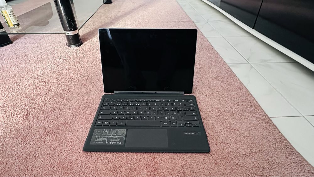 Surface Pro 5 (2-in-1 tablet/laptop) i5 8GB 238GB WINDOWS 11