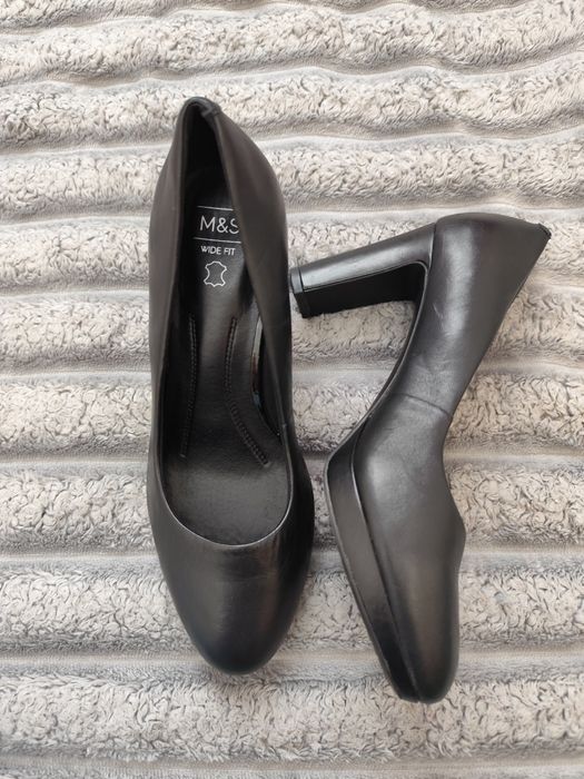 Чорні шкіряні жіночі туфлі Marks & Spencer з широкою посадкою