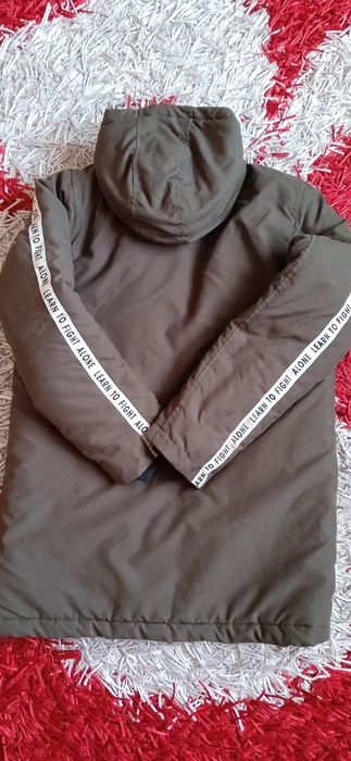 Куртка кольору Хакі