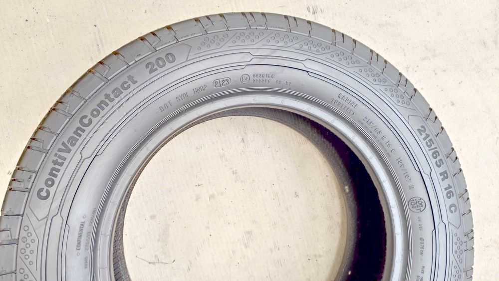 шини  215/65R16C Continental Contact-200. нові.с