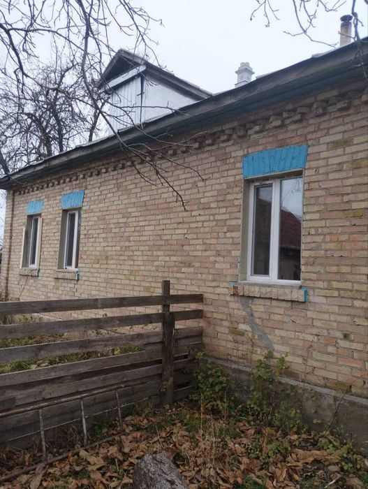 Будинок з ділянкою 60 сот
