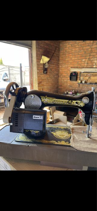 Машинка швейная