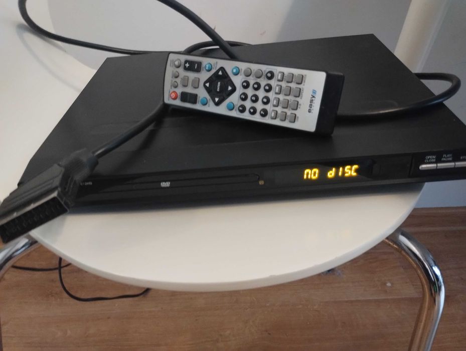 Odtwarzacz DVD Easy Touch ET-612HD, pilot, kabel Euro