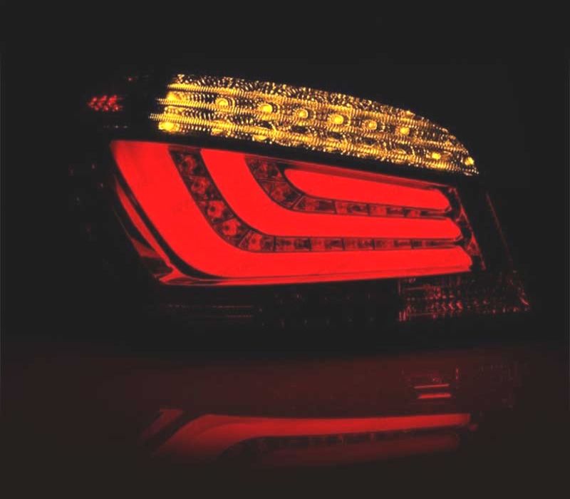 FAROLINS TRASEIROS LIGHTBAR LED BMW E60 03-07 VERMELHO BRANCO ESCURECIDOS 4 PORTAS