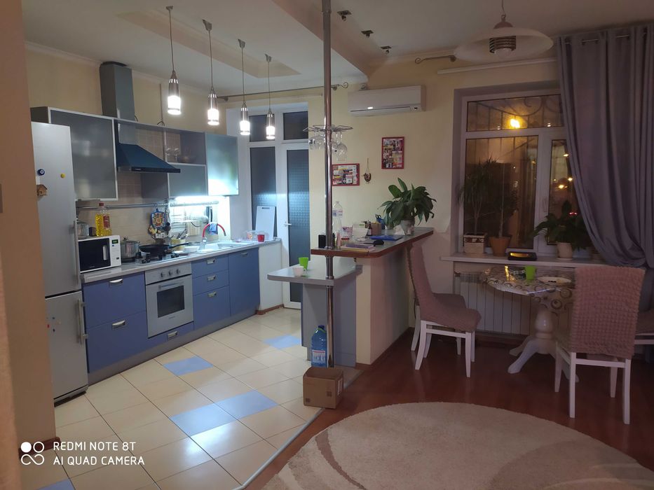Трёхкомнатная квартира, центр