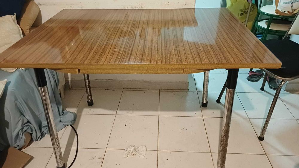 Mesa de cozinha extensível