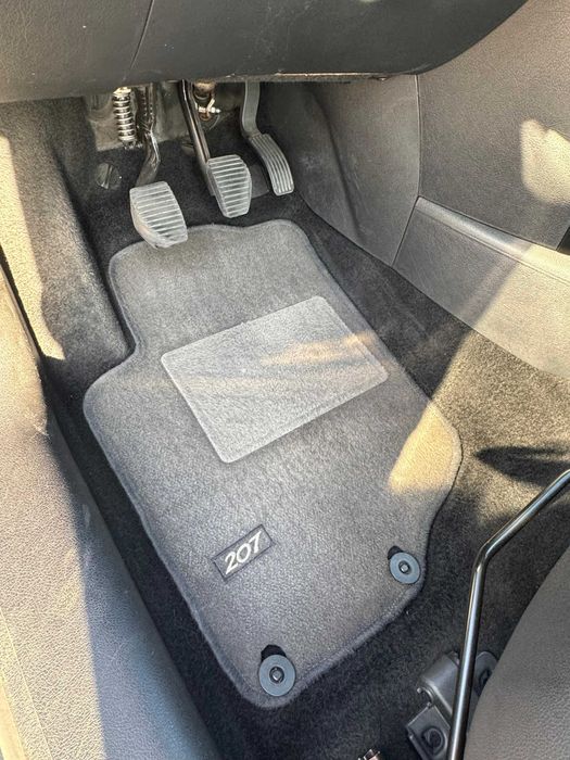 Peugeot 207 1.6hdi 98g - 2012