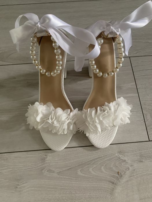 Buty Ślubne z kwiatkami z 3d