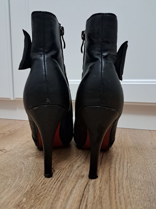 Botki na szpilce r.38