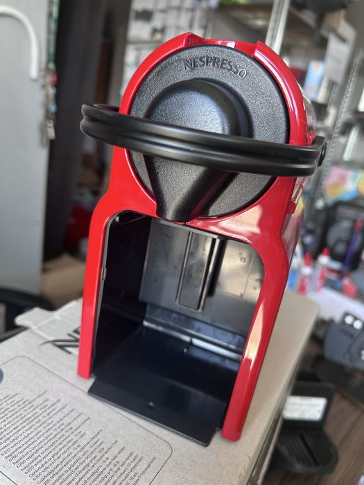 Nespresso exspres kapsulkowy 19 barow 1800 wat