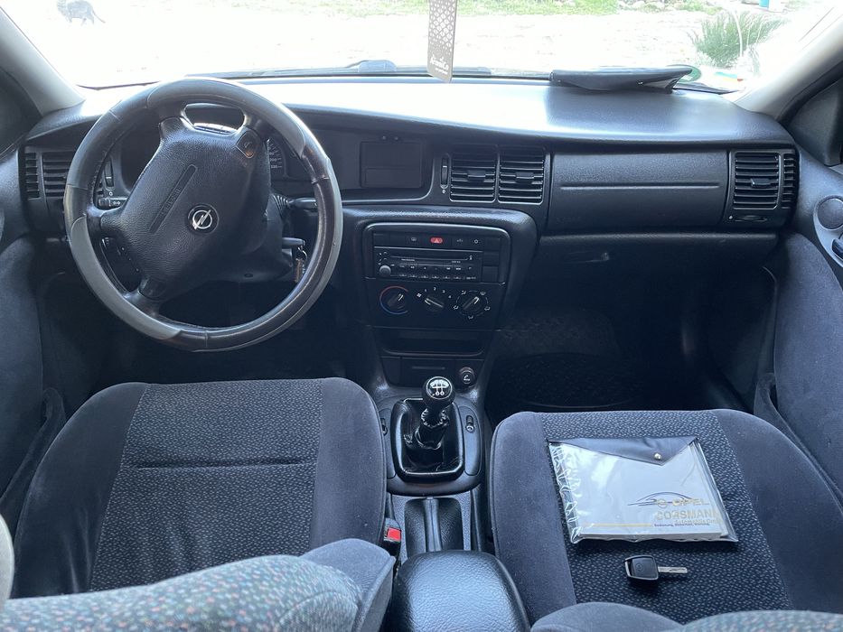 Продам Opel Vectra 1.6 16v