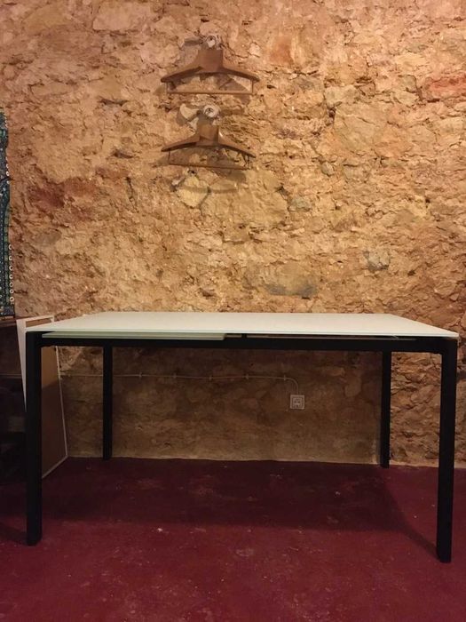 Mesa contemporânea
