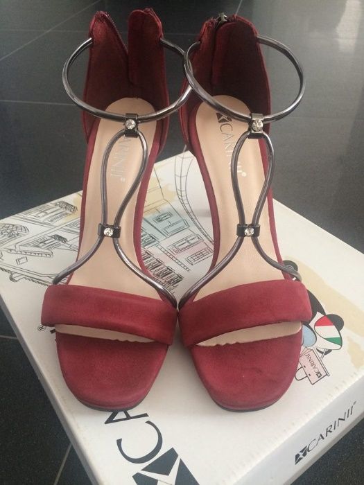 Carinii szpilki bordowe rozm 40