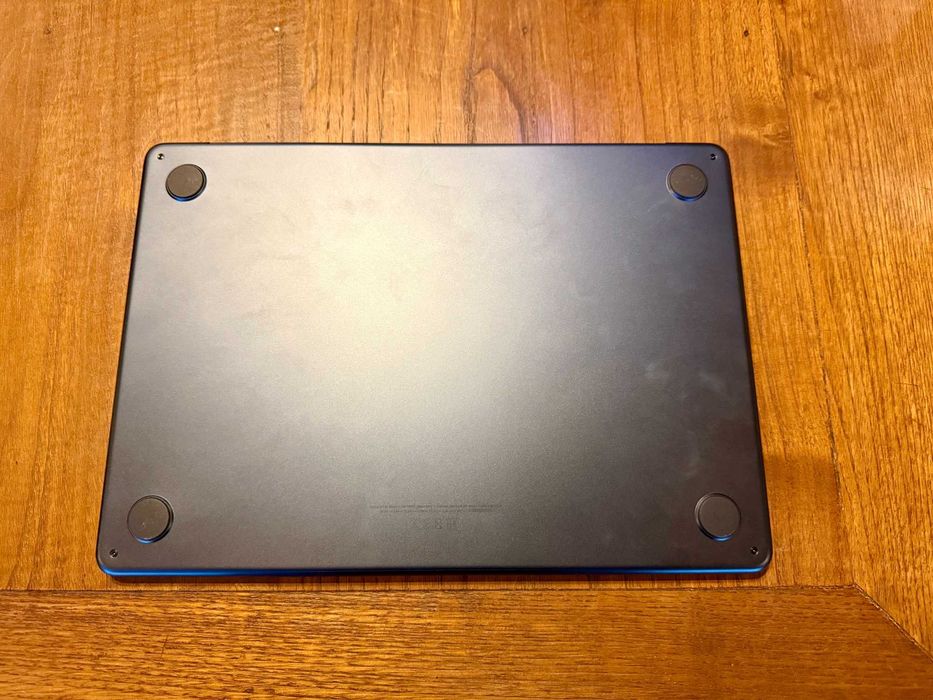 MacBook Air M2 2024 / 16GB RAM / 256GB SSD